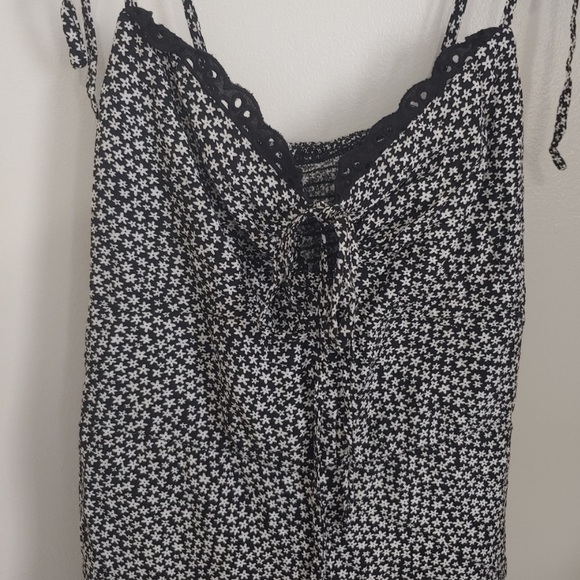 NWT STREETWEAR SOCIETY JUMPER BLACK AND WHITE IN SIZE XL - Picture 12 of 16